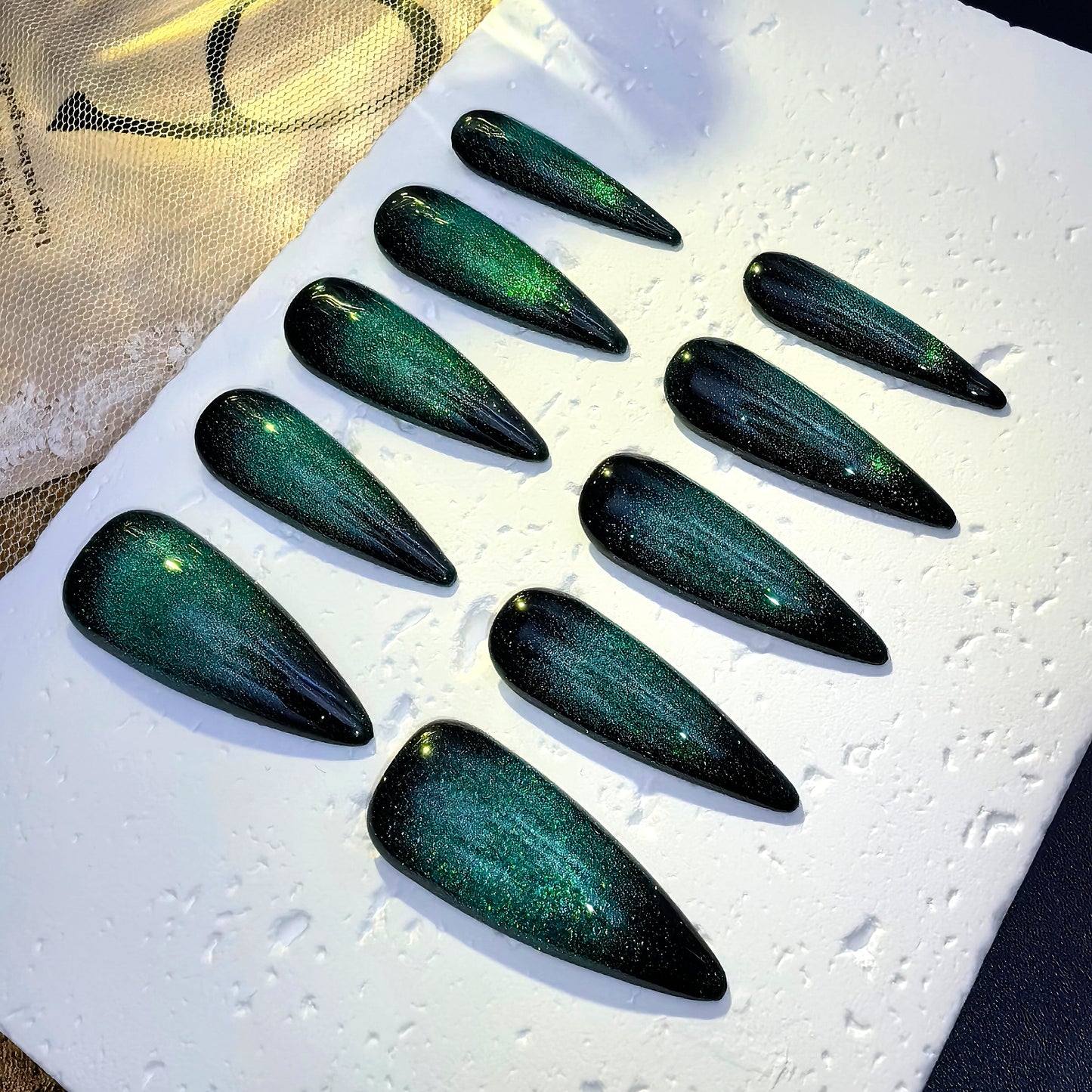 Glow Tones #01 · Emerald