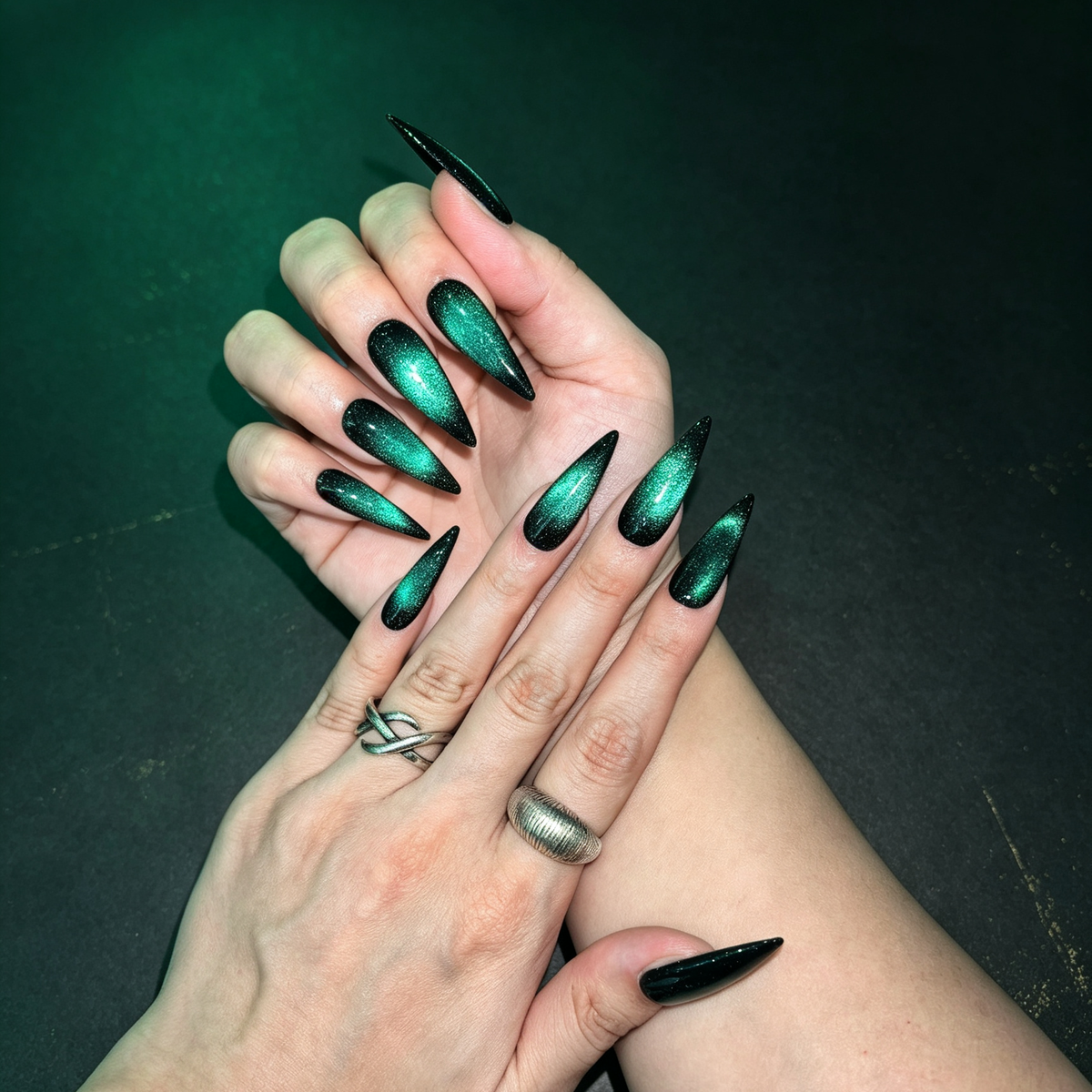 Glow Tones #01 · Emerald