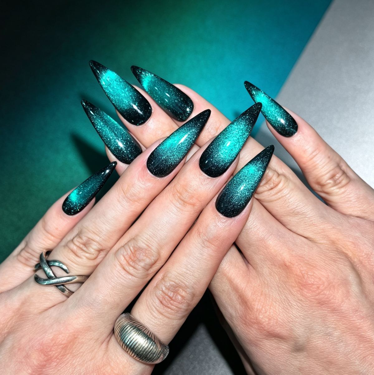 Glow Tones #01 · Emerald