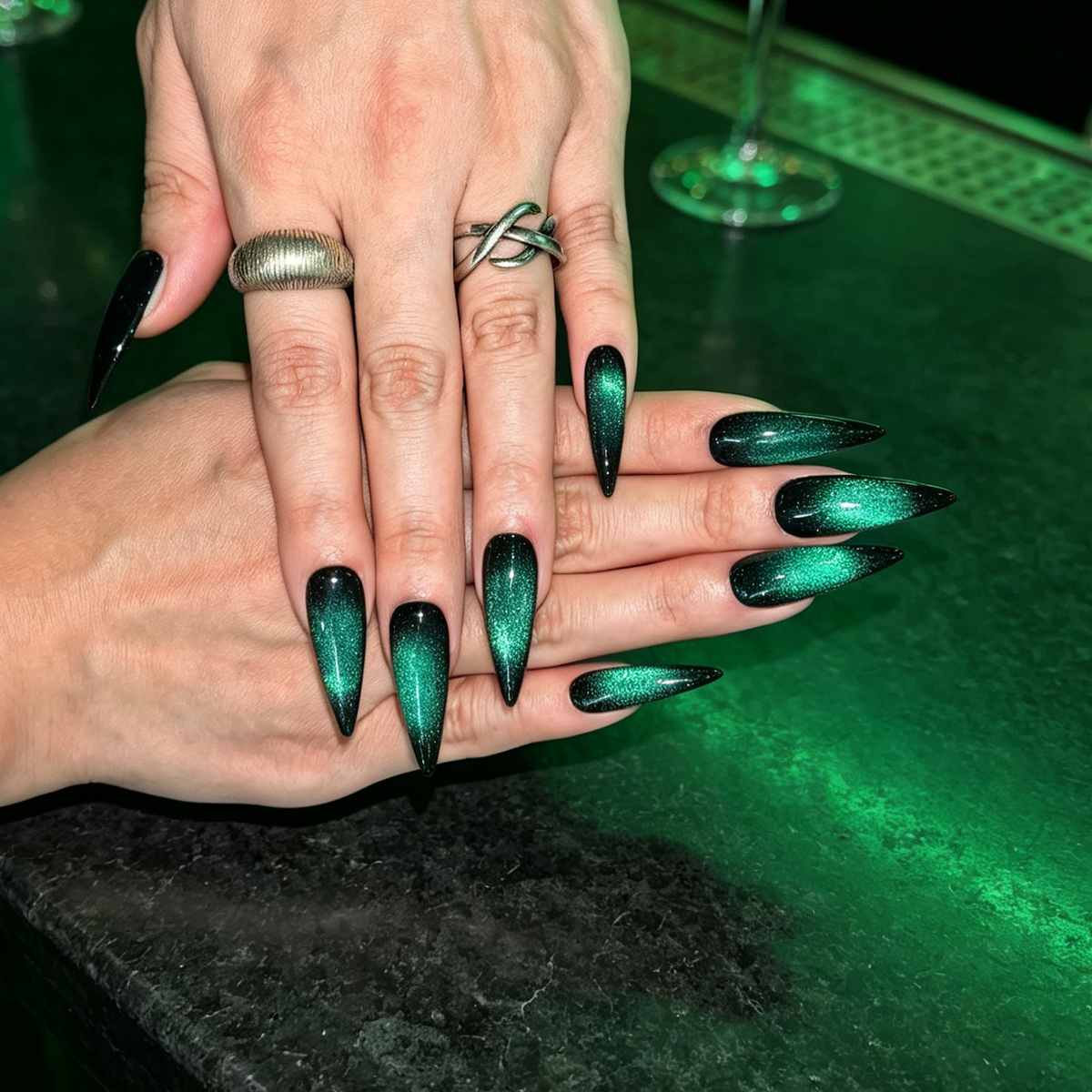 Glow Tones #01 · Emerald