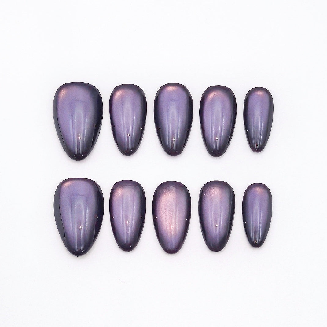 Grape-colored cat's eye