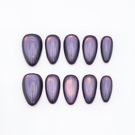 Grape-colored cat's eye
