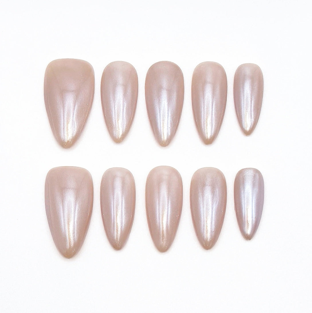 Soft-focus pearlescent finish