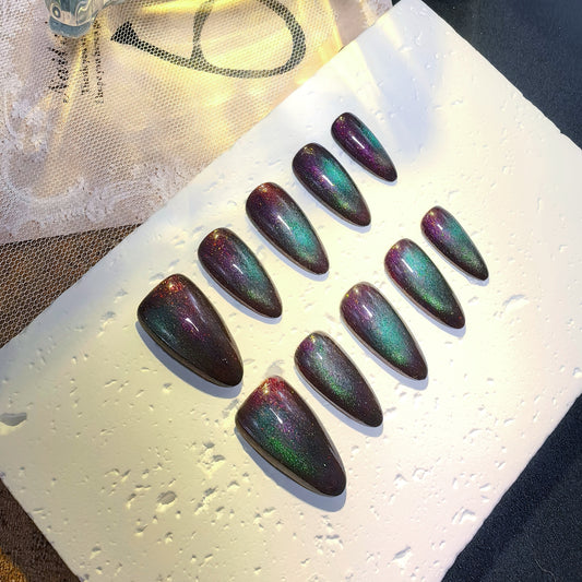 Aurora Iridescent Purple-Blue Gradient Nails